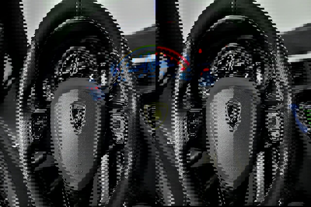 Used 2019 Lamborghini Aventador SVJ image 36