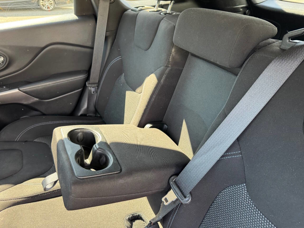 Used 2021 Jeep Cherokee Latitude image 24