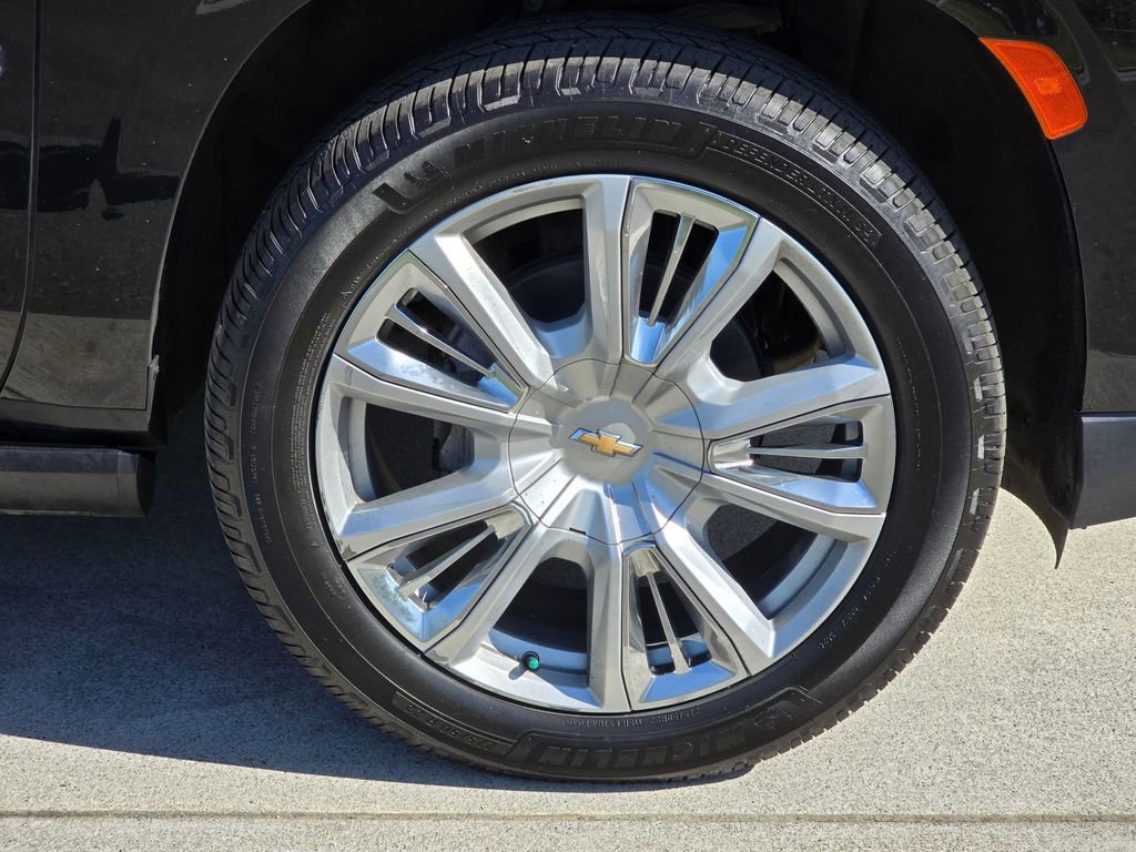 Used 2021 Chevrolet Tahoe High Country w/ Premium Package AWD/4WD image 9