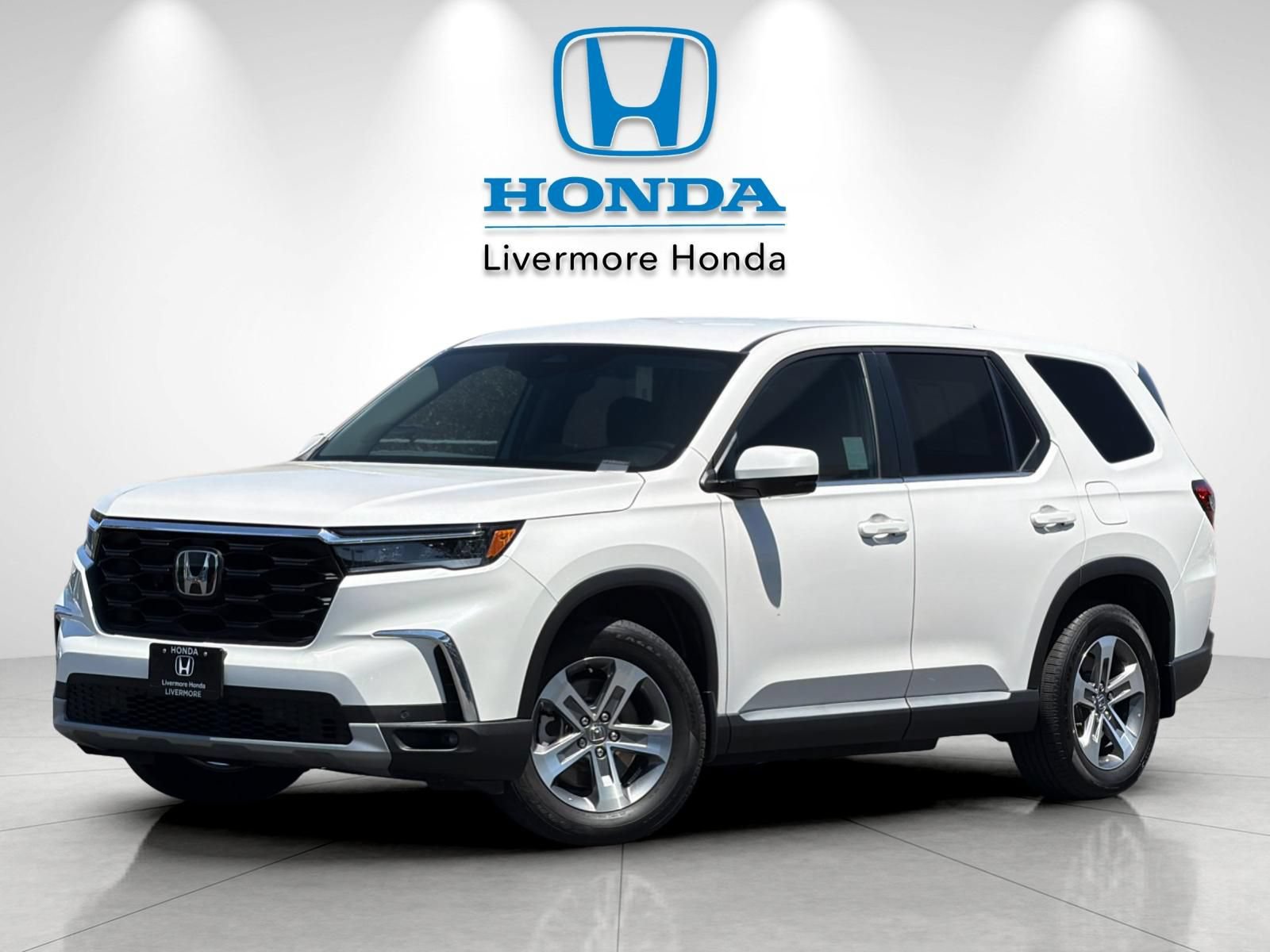 Used 2025 Honda Pilot EX-L image 2