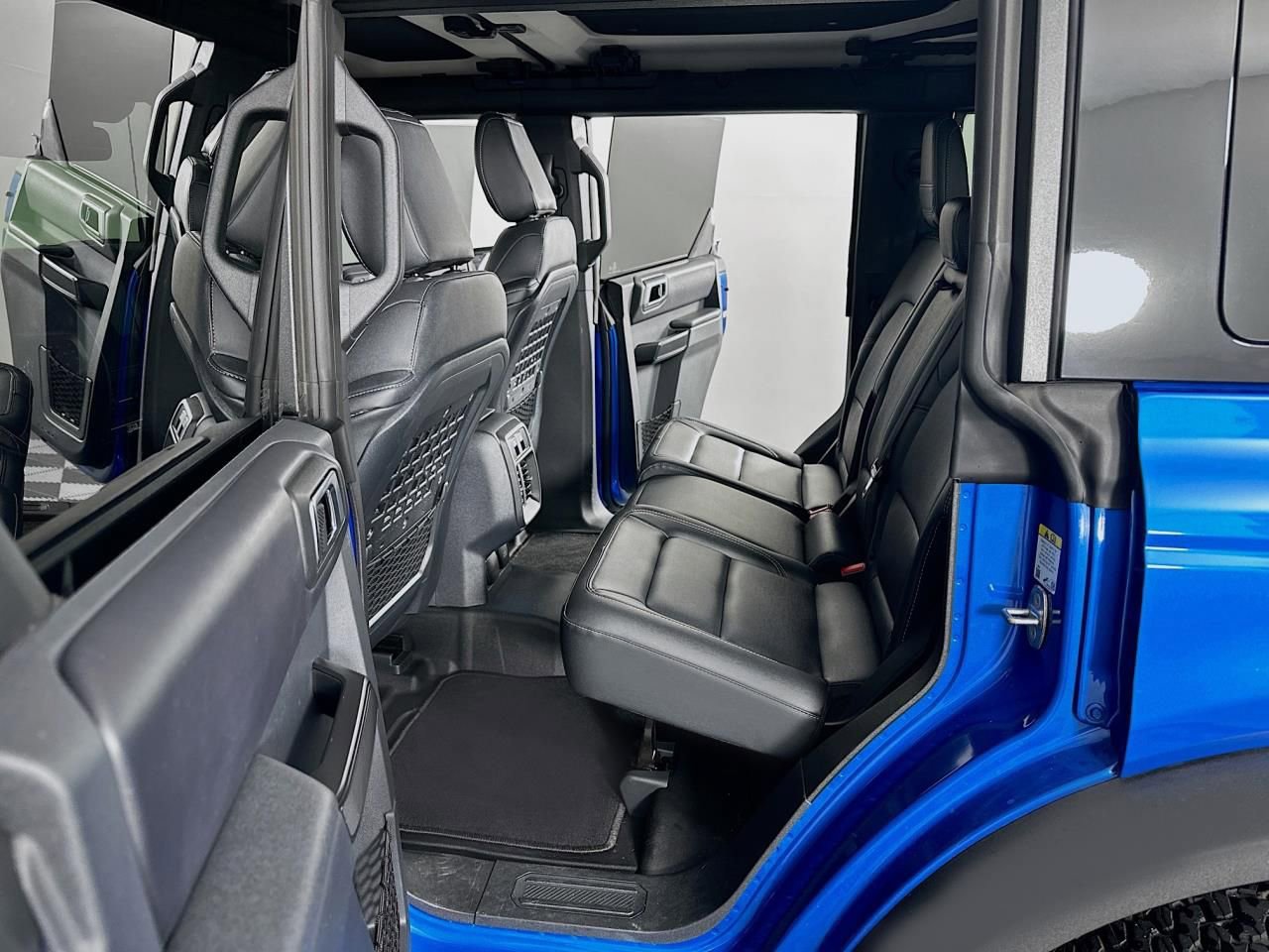 Used 2025 Ford Bronco Badlands image 31