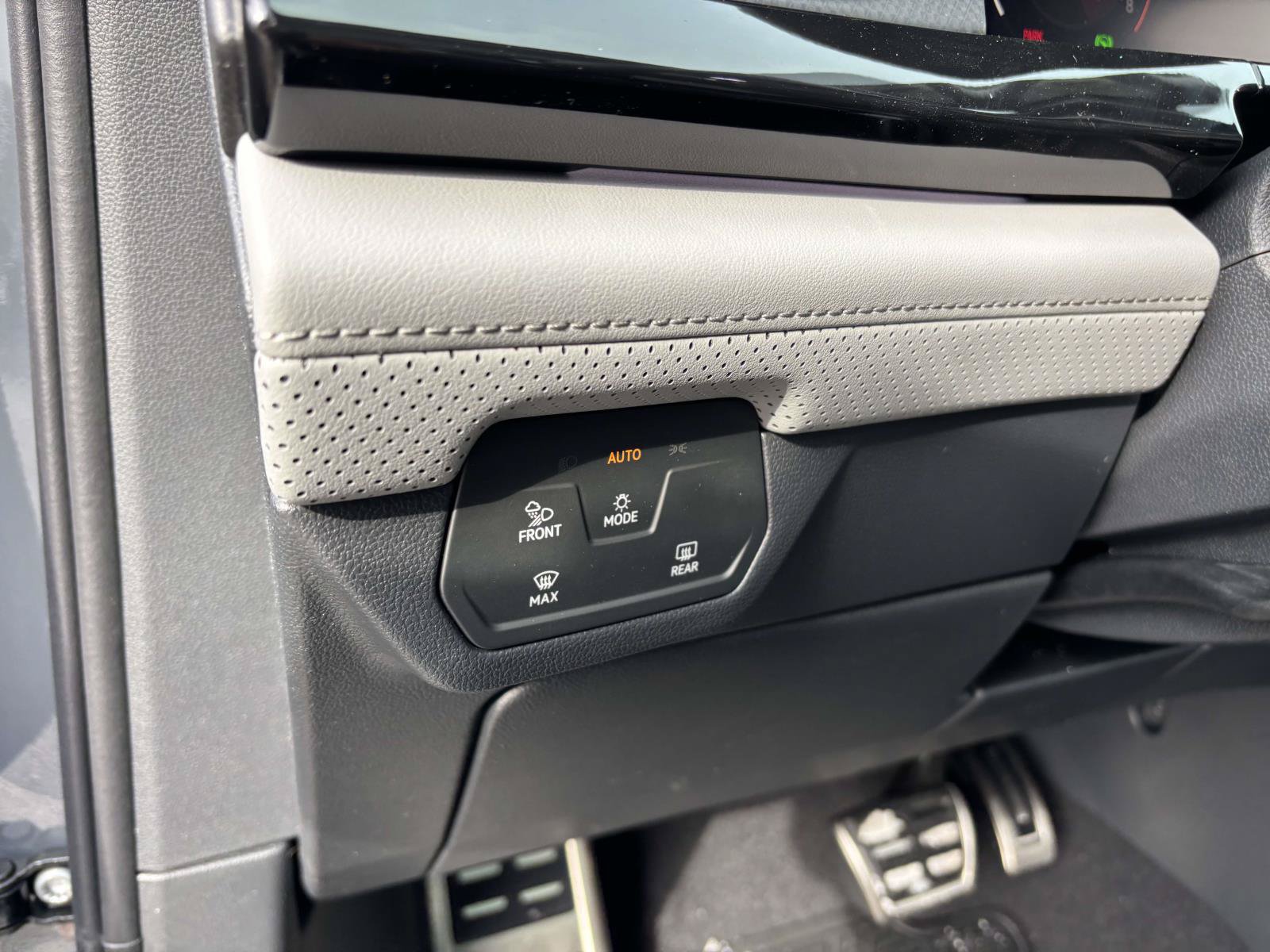 New 2026 Volkswagen Atlas Peak Edition AWD/4WD image 14