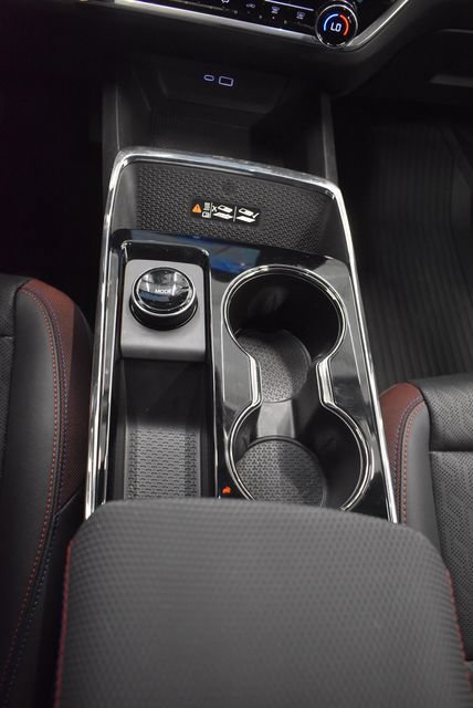 Used 2026 Chevrolet Equinox RS w/ LPO, Floor Liner Package AWD/4WD image 28