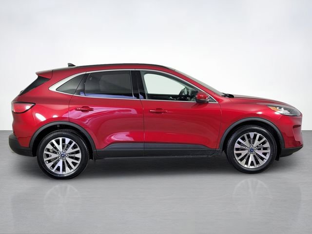 Certified 2022 Ford Escape Titanium w/ Class II Trailer Tow Package AWD/4WD video 2