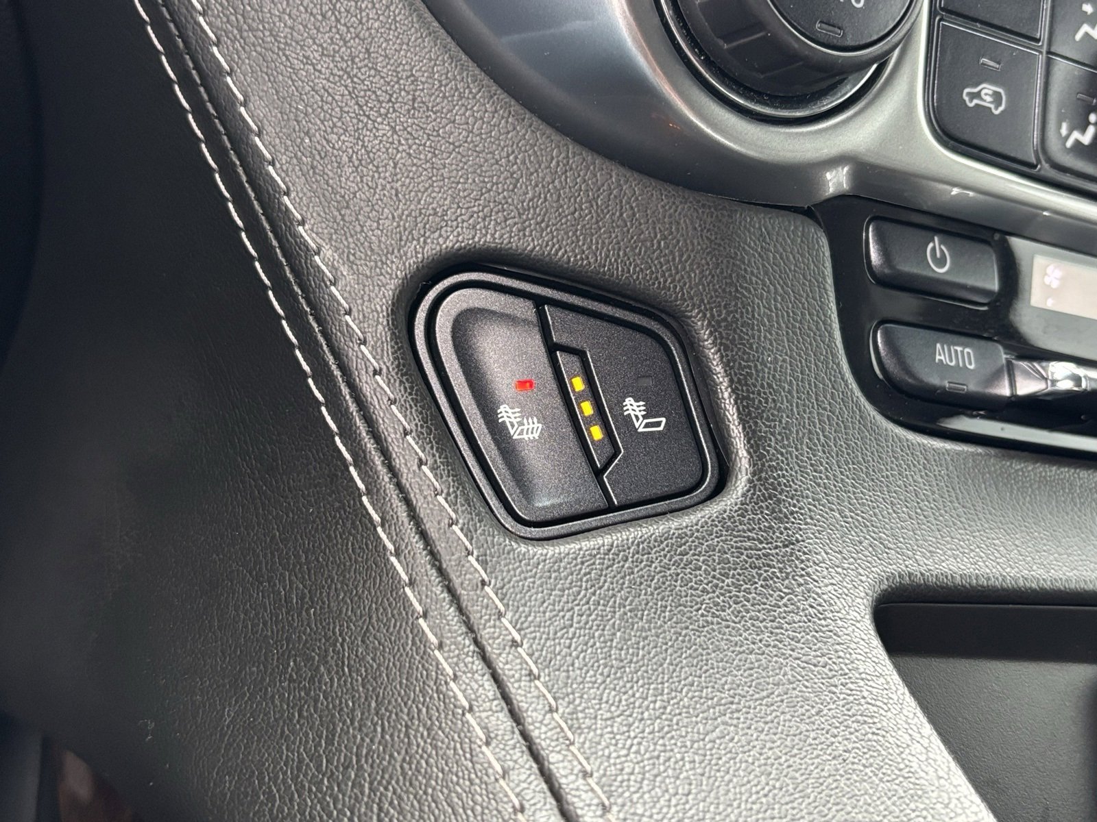 Used 2020 Chevrolet Tahoe LT image 24