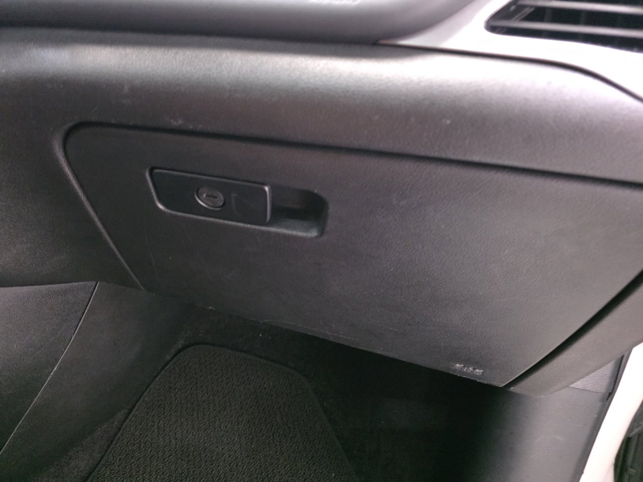 Used 2019 Jeep Cherokee Overland w/ Technology Group image 45