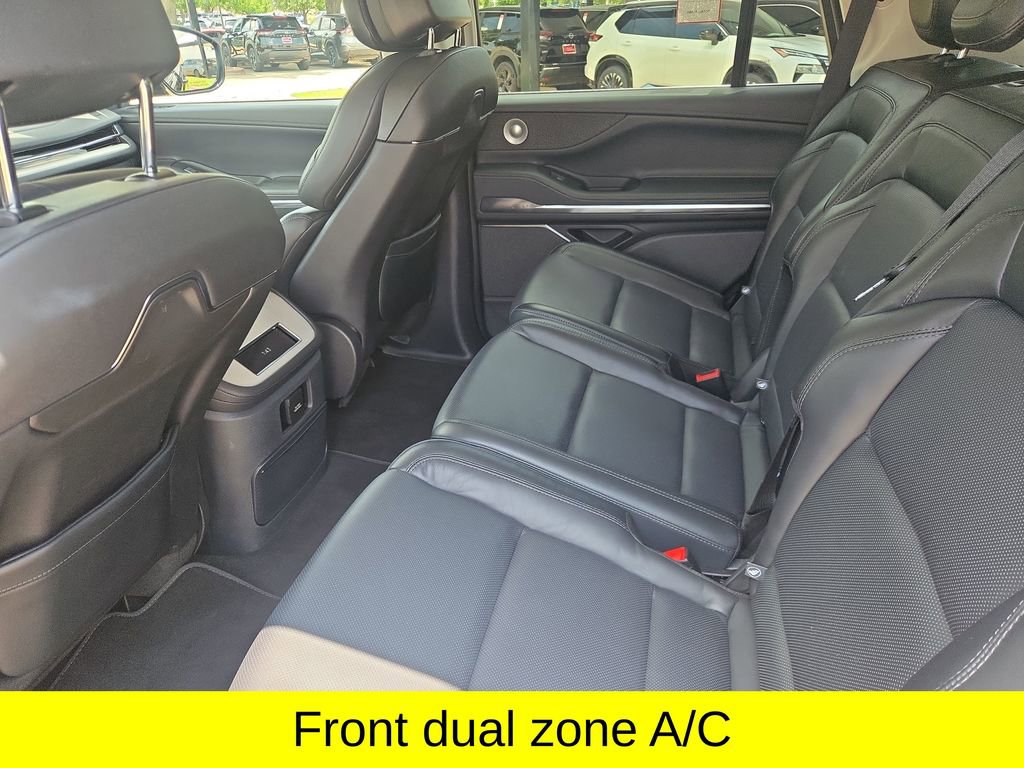 Used 2026 Lincoln Navigator Reserve AWD/4WD image 21