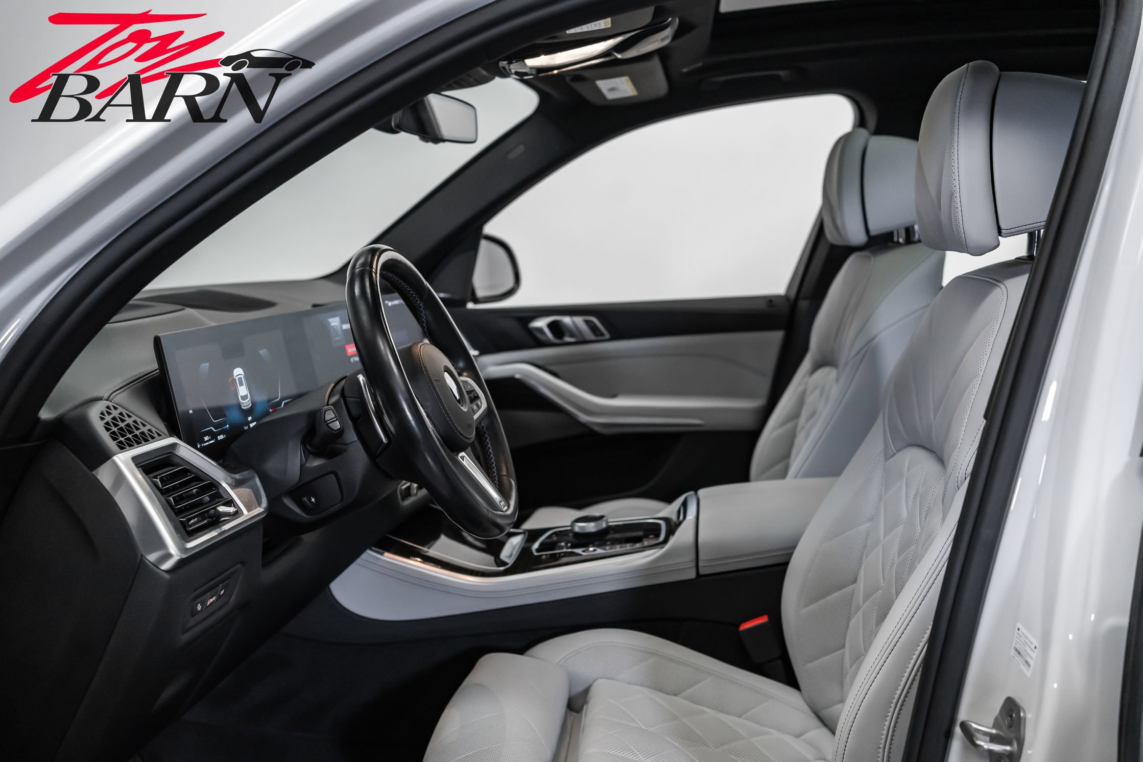 Used 2024 BMW X5 M60i image 29