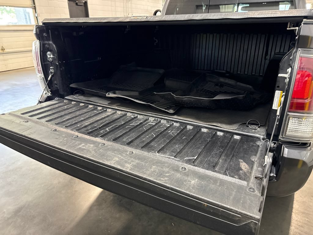 Used 2021 Toyota Tacoma TRD Sport AWD/4WD image 12