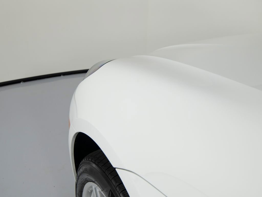 Certified 2025 Porsche Macan image 38