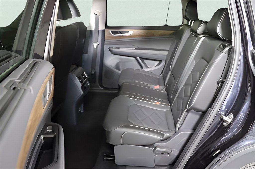 Used 2025 Volkswagen Atlas SE image 20