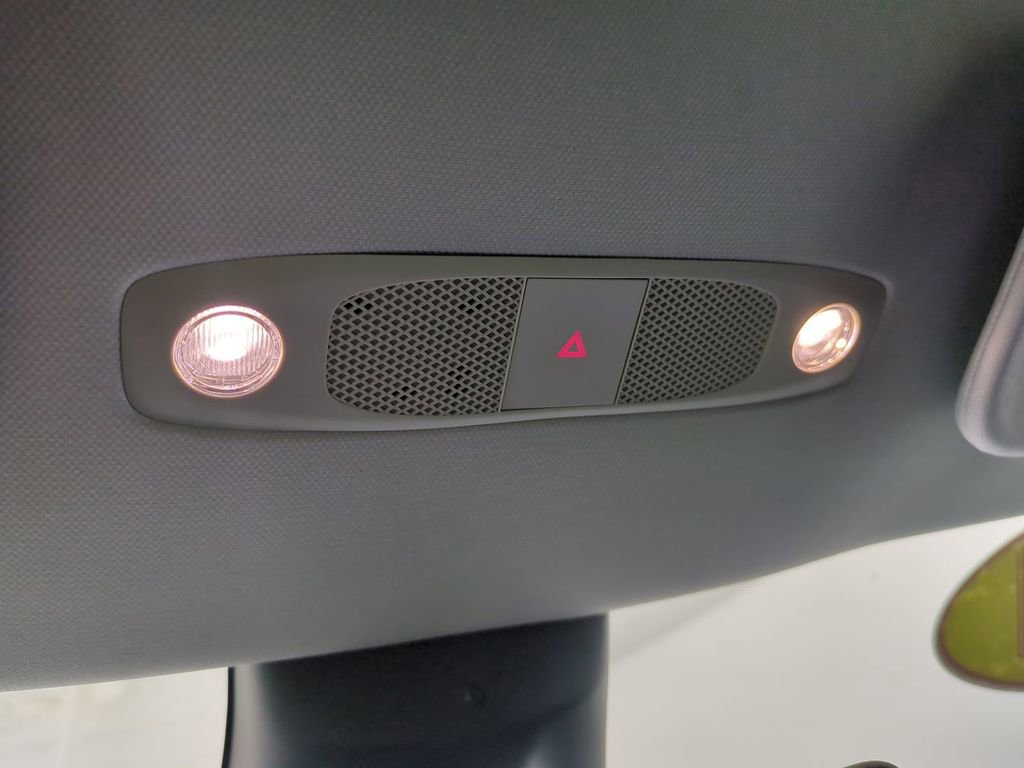 Used 2021 Tesla Model Y Long Range image 22