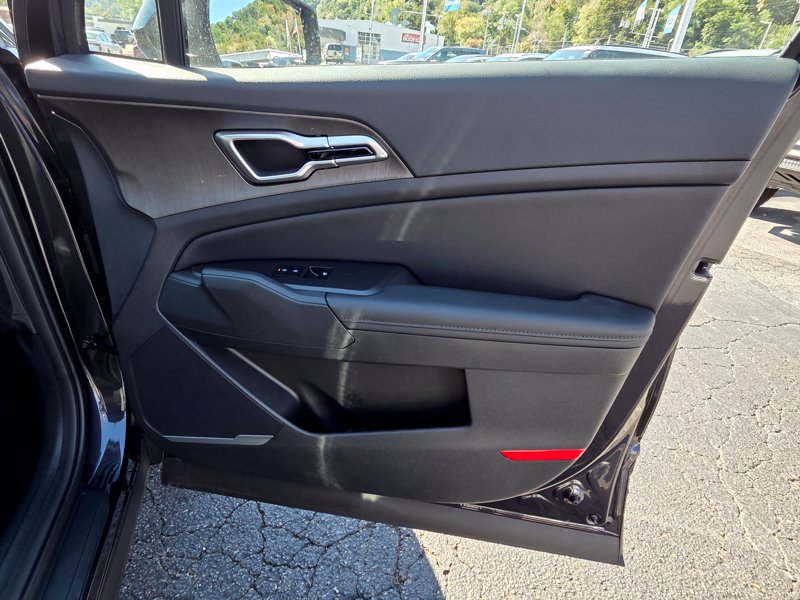 New 2026 Kia Sportage X-Line w/ X-Line Premium Package AWD/4WD image 13