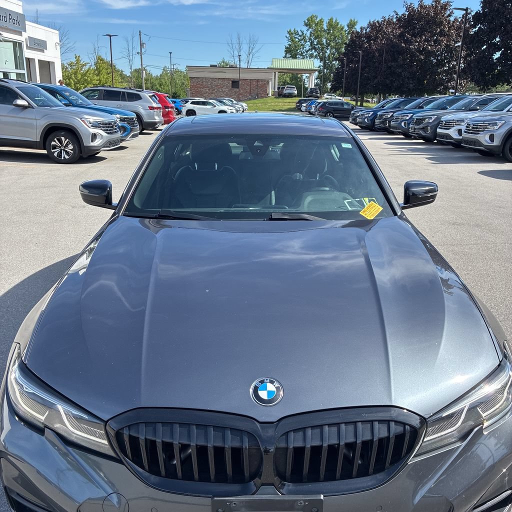 Used 2022 BMW 330i xDrive Sedan w/ M Sport Package AWD/4WD image 9