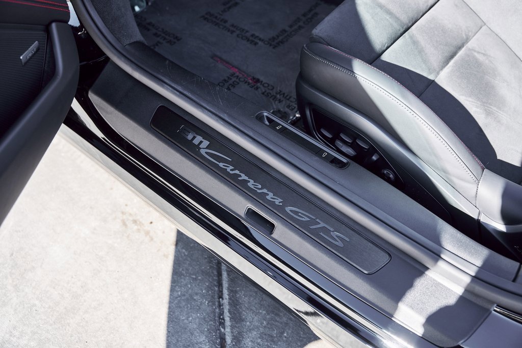 Used 2026 Porsche 911 Carrera GTS w/ Premium Package image 32