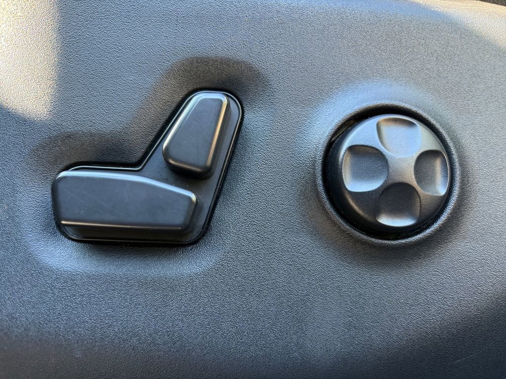 Used 2021 Chrysler Pacifica Touring w/ S Appearance Package image 11