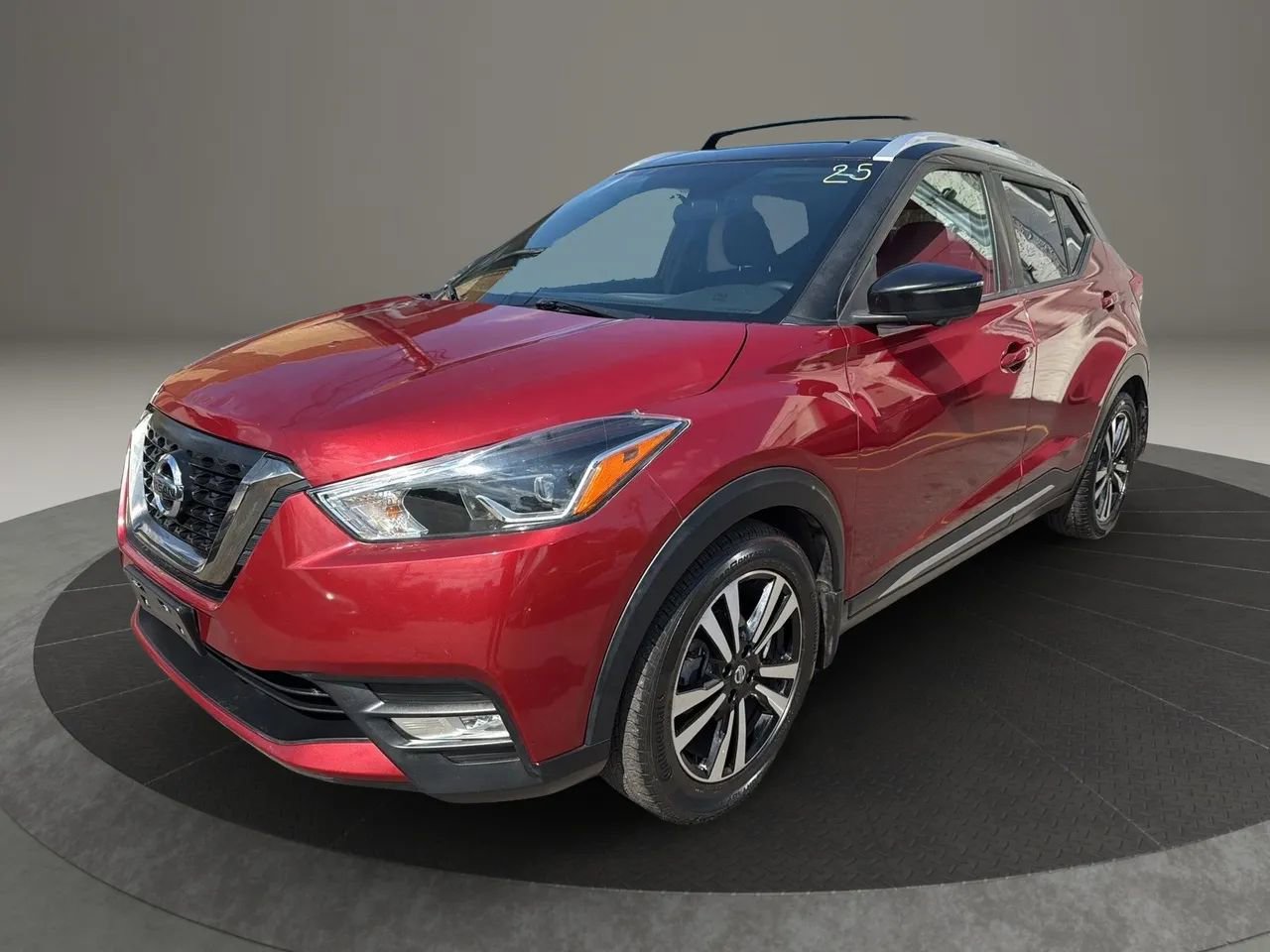 Used 2019 Nissan Kicks SR w/ Exterior Package