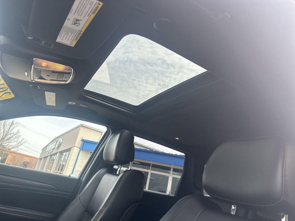 Used 2019 Jeep Grand Cherokee Altitude image 16