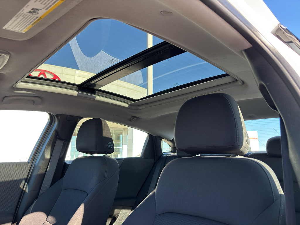 Used 2022 Chevrolet Malibu LT image 22