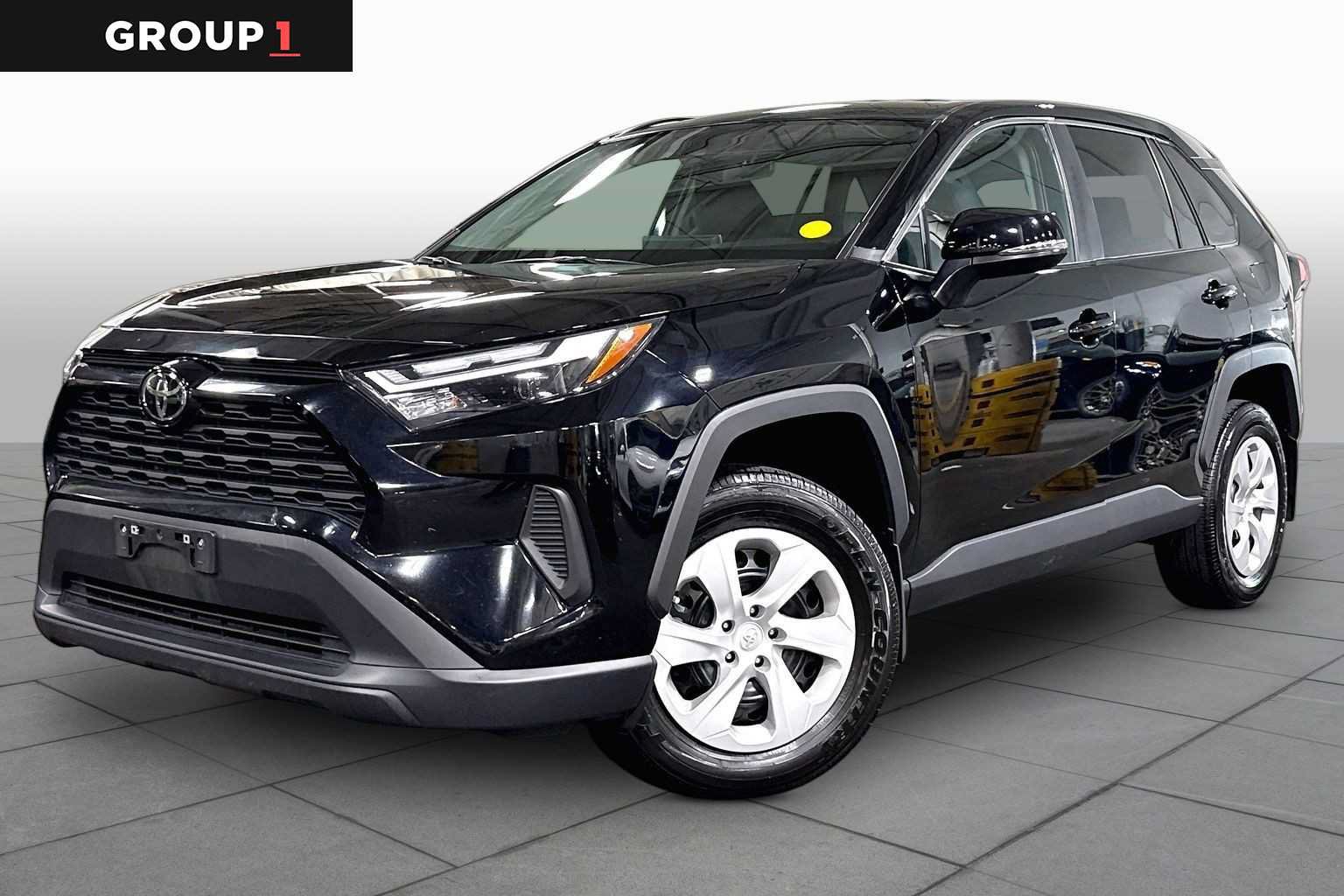 Used 2024 Toyota RAV4 LE AWD/4WD image 1