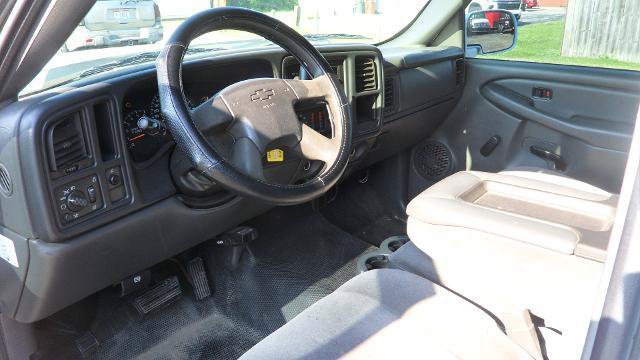Used 2006 Chevrolet Silverado 1500 W/T RWD image 12
