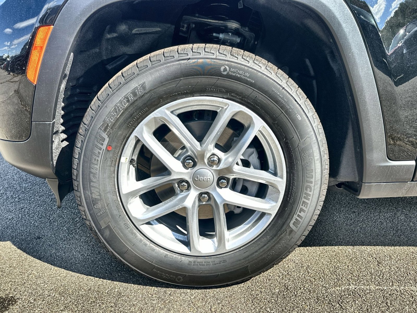 New 2025 Jeep Grand Cherokee Laredo X w/ Luxury Tech Group I image 12