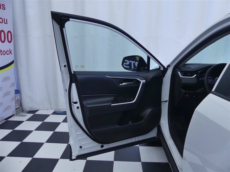 Used 2025 Toyota RAV4 XLE Premium w/ Weather Package AWD/4WD image 21