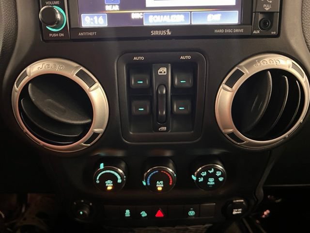 Used 2017 Jeep Wrangler Unlimited Sahara AWD/4WD image 19