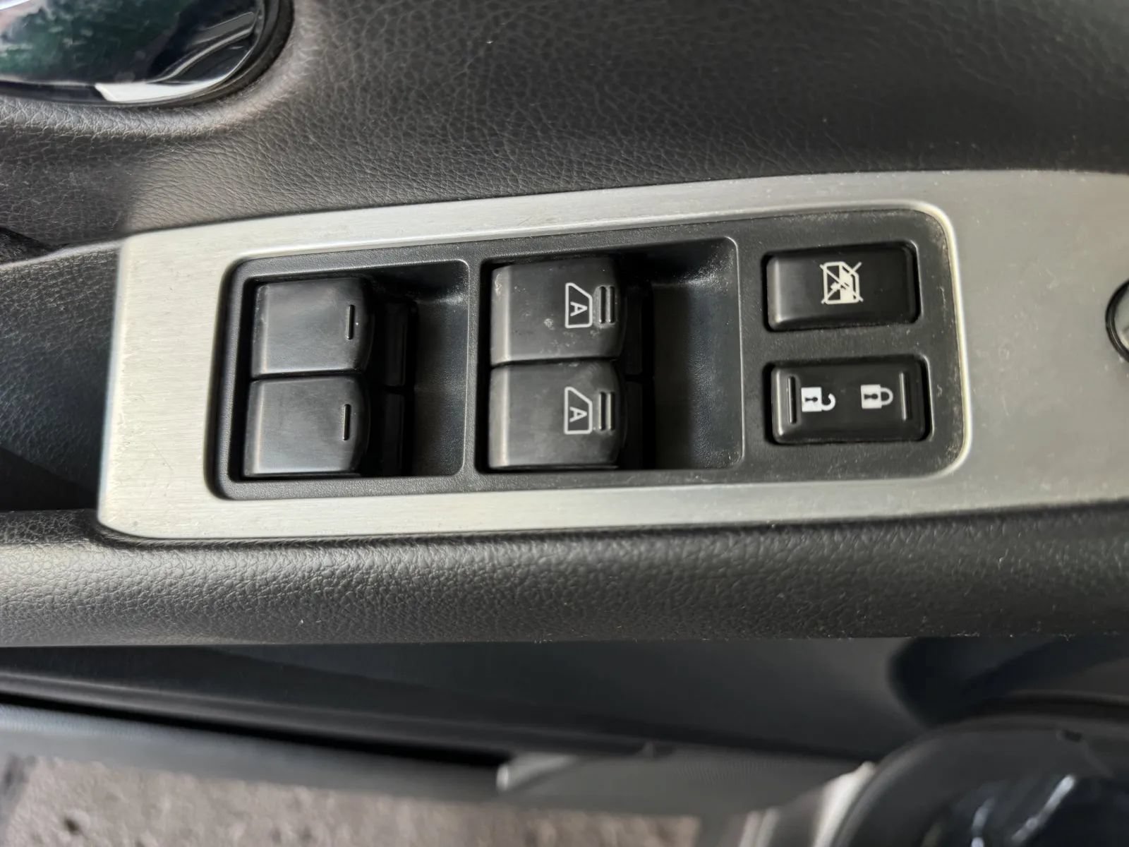 Used 2011 Nissan Murano SV AWD/4WD image 24