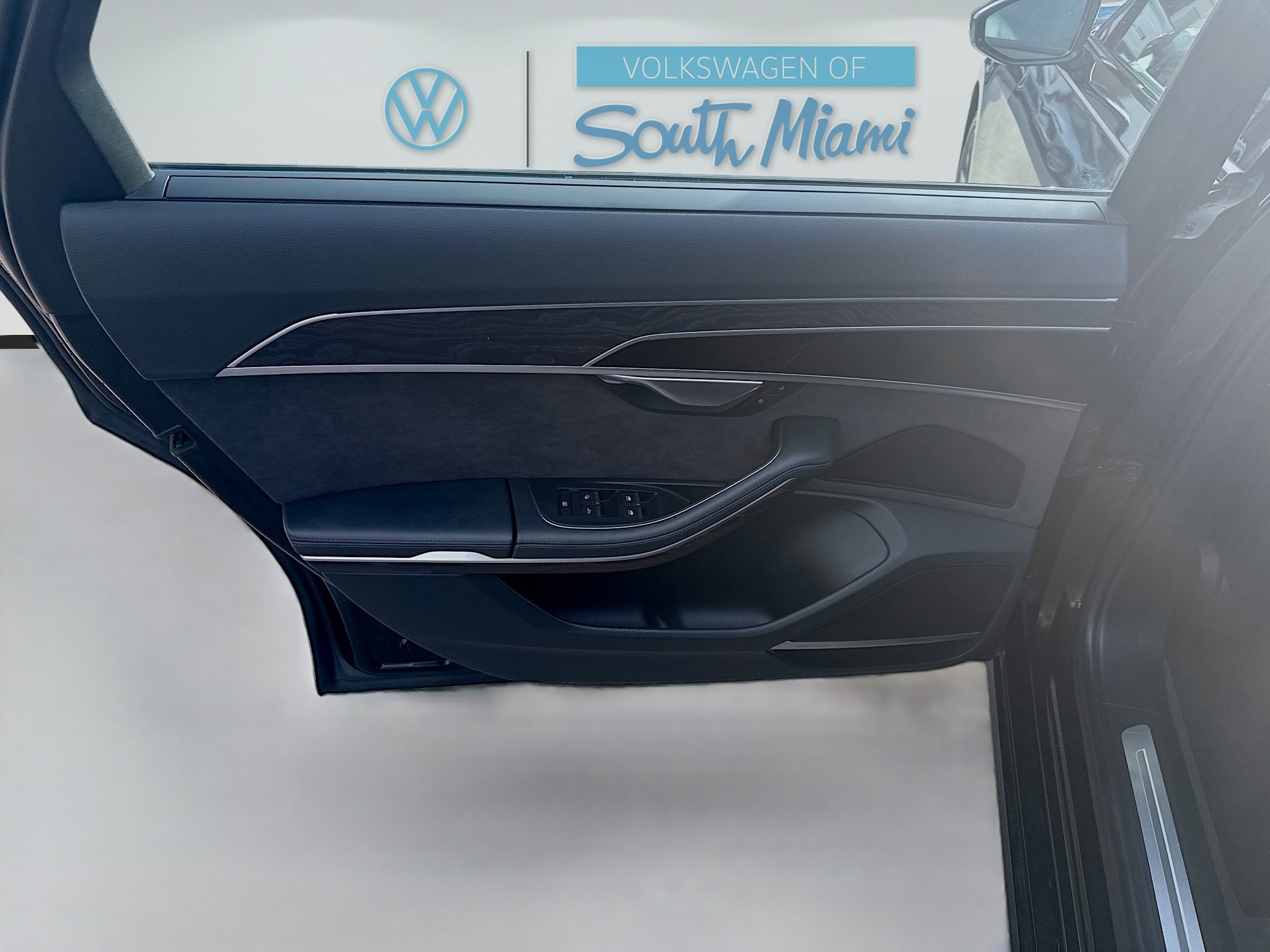 Used 2020 Audi A8 L 4.0T w/ Executive Package image 26