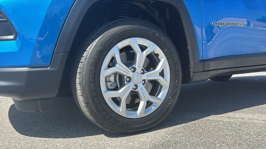 Used 2024 Jeep Compass Sport image 9