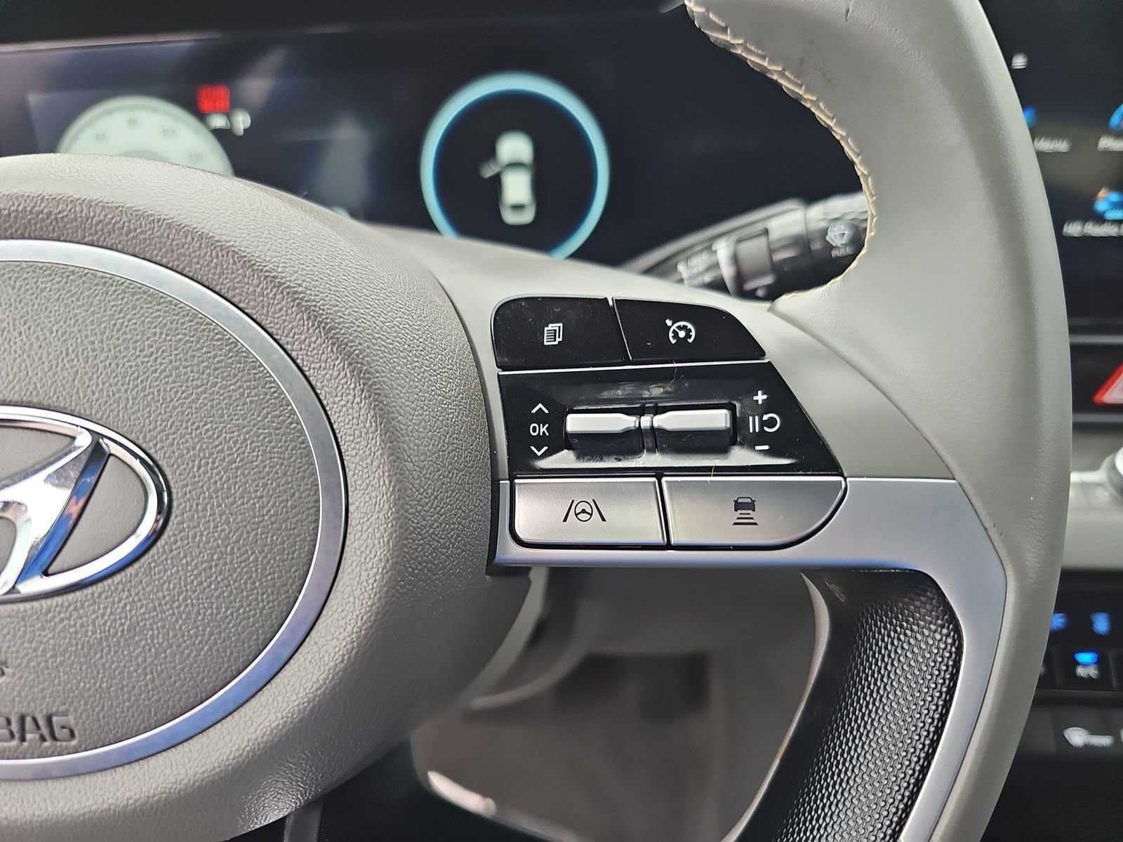 Certified 2023 Hyundai Elantra SEL w/ Convenience Package image 17