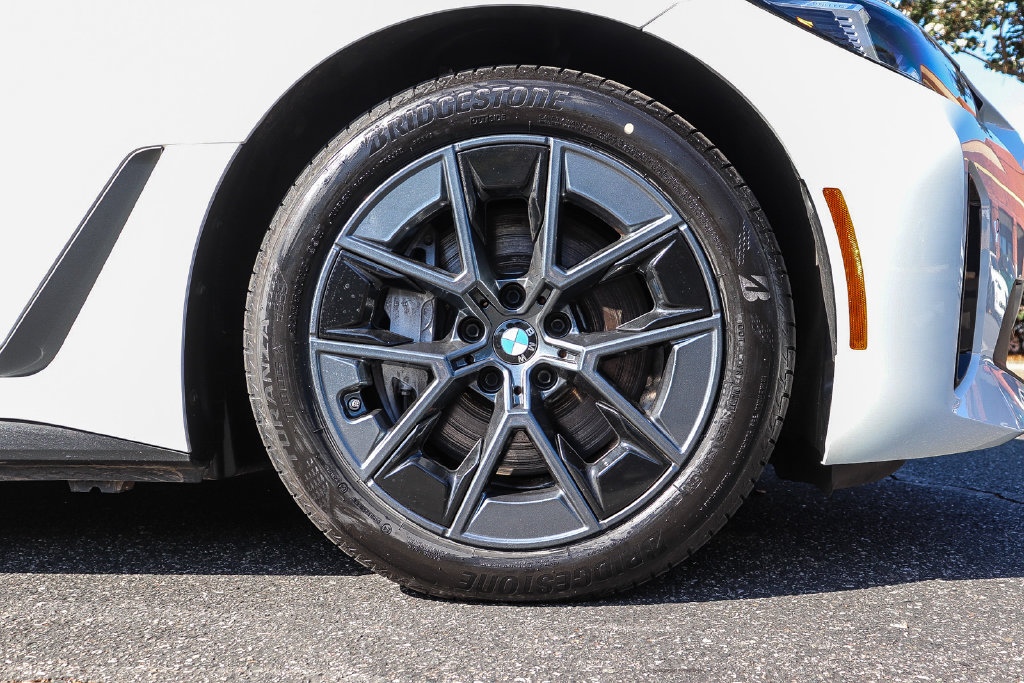 Certified 2025 BMW i4 xDrive40i AWD/4WD image 9
