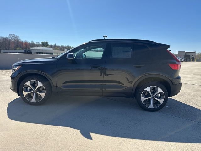 New 2026 Volvo XC40 B5 Plus w/ Protection Package Premier image 4