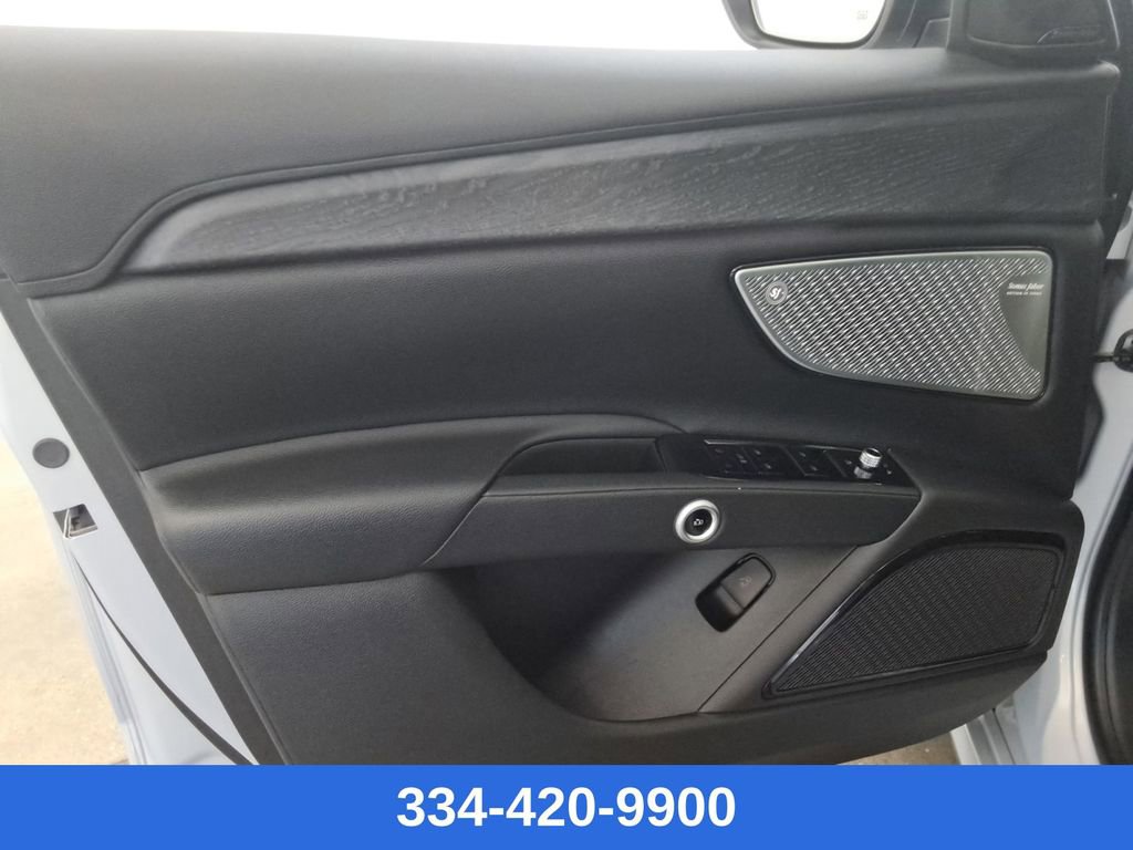 Used 2024 Maserati Grecale Modena image 17