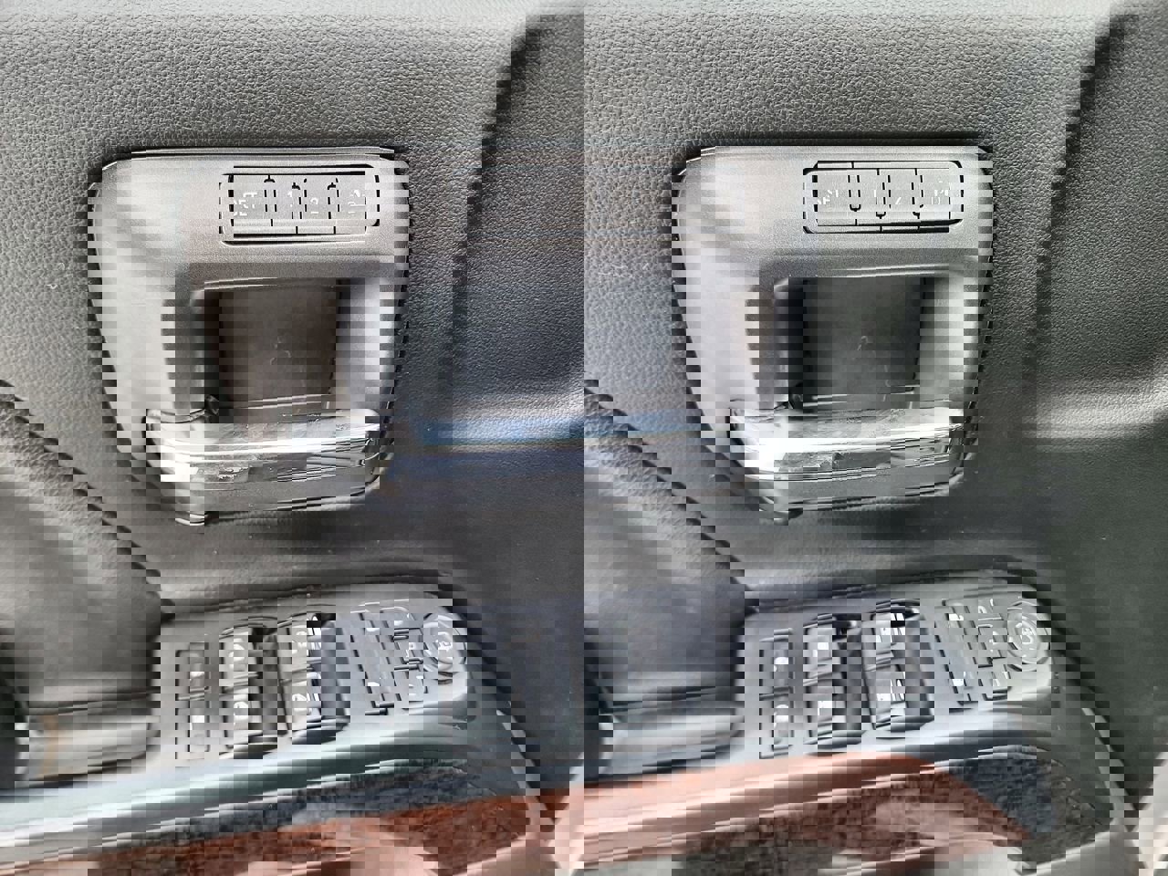 Used 2018 GMC Sierra 1500 SLT image 11