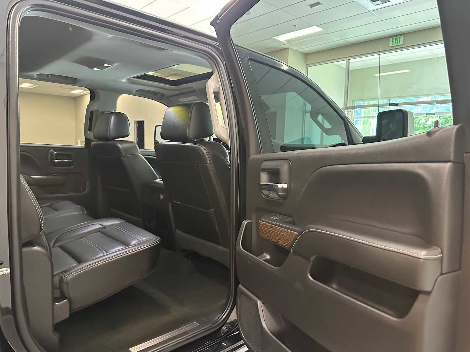 Used 2018 GMC Sierra 3500 Denali w/ Duramax Plus Package AWD/4WD image 25