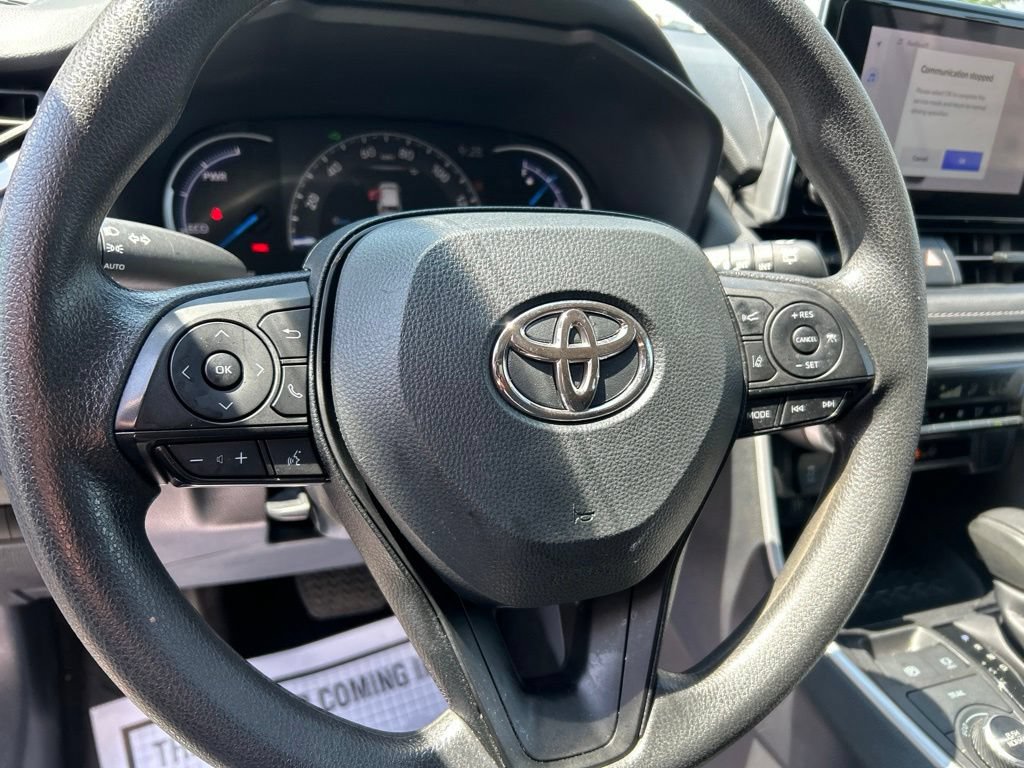 Used 2025 Toyota RAV4 XLE AWD/4WD image 23