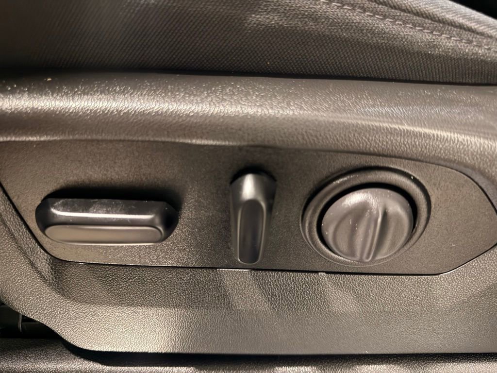 Used 2020 Chevrolet Silverado 1500 LT w/ Texas Edition image 15