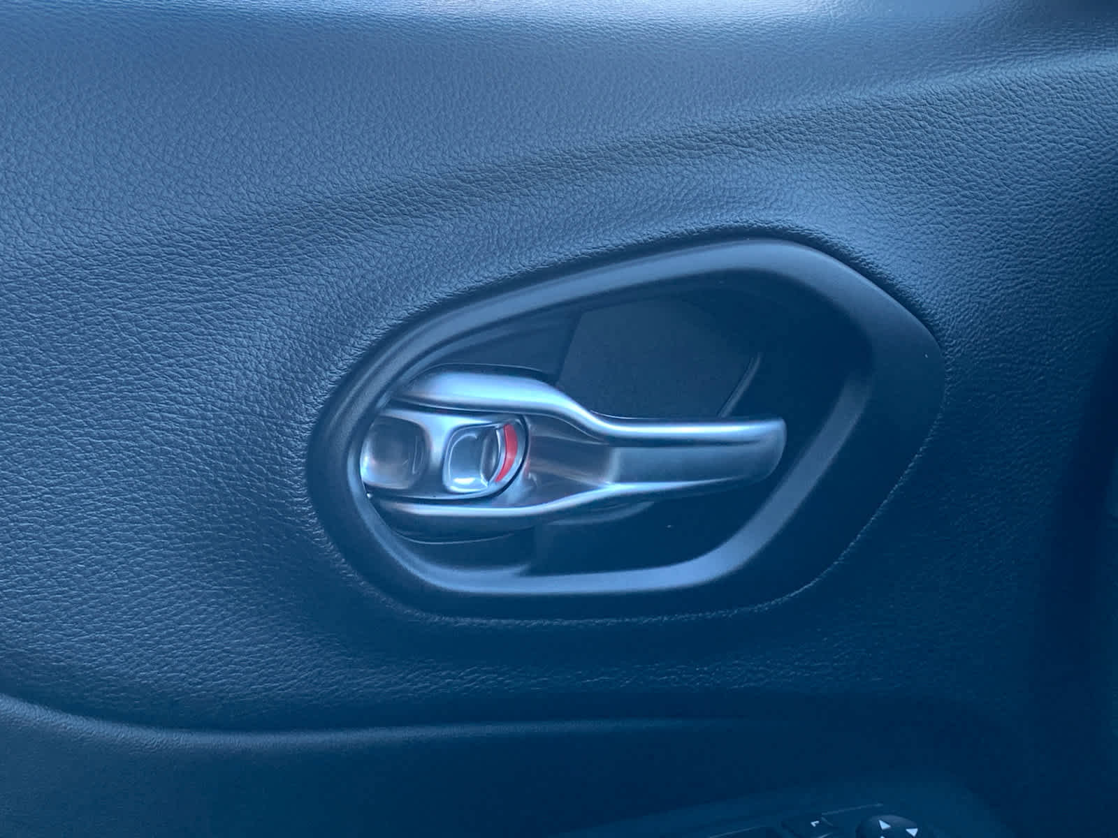 Used 2020 Jeep Cherokee Latitude Lux w/ Trailer Tow Group image 24