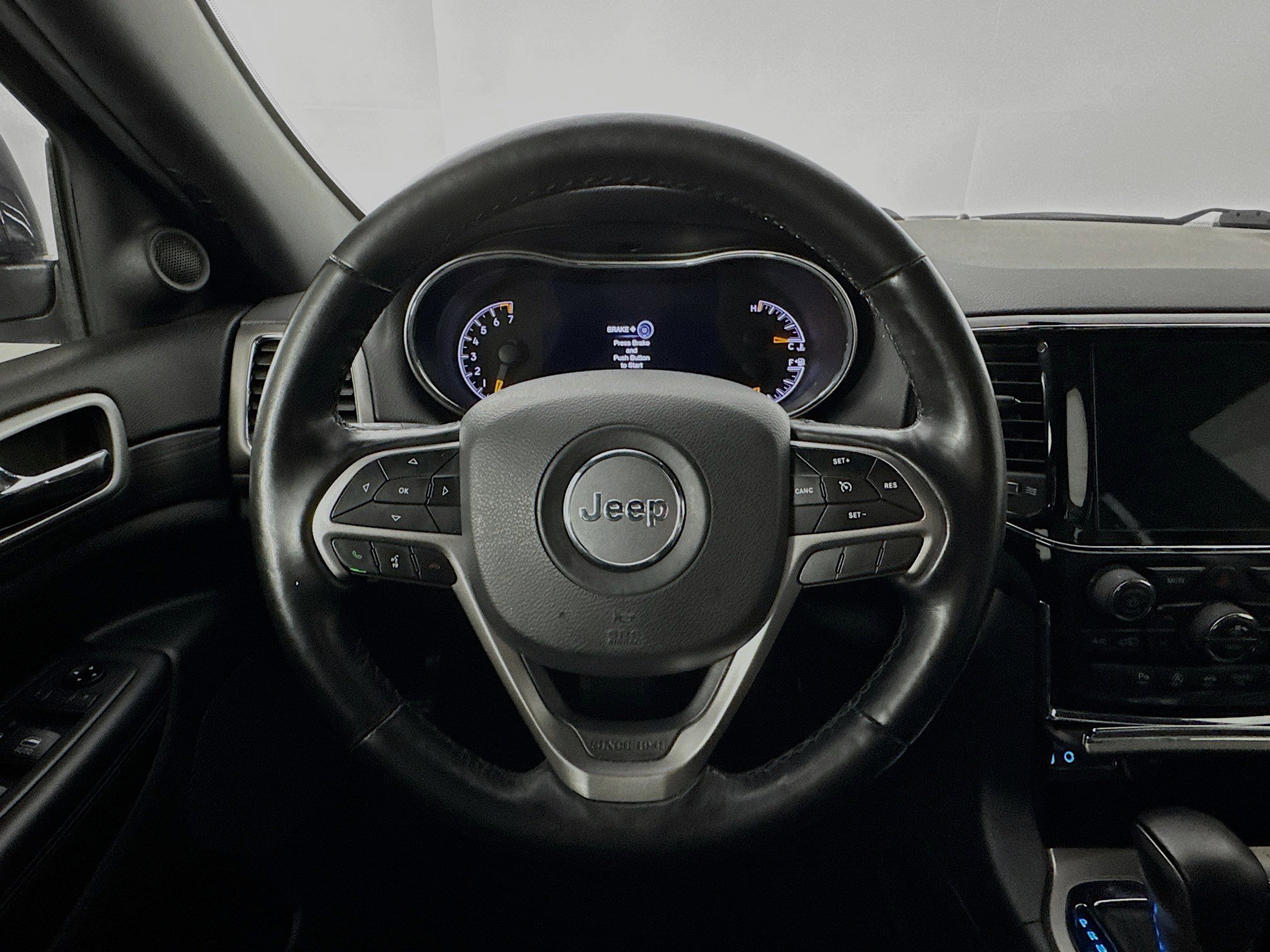 Used 2021 Jeep Grand Cherokee Laredo X image 11