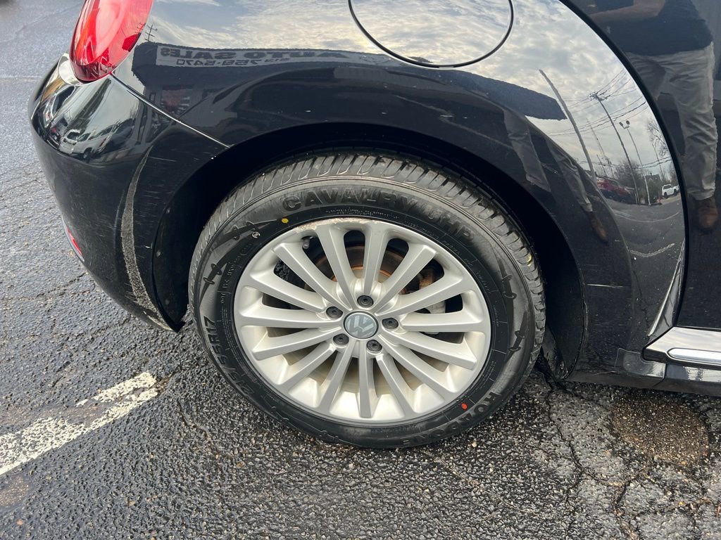 Used 2019 Volkswagen Beetle 2.0T SE image 25