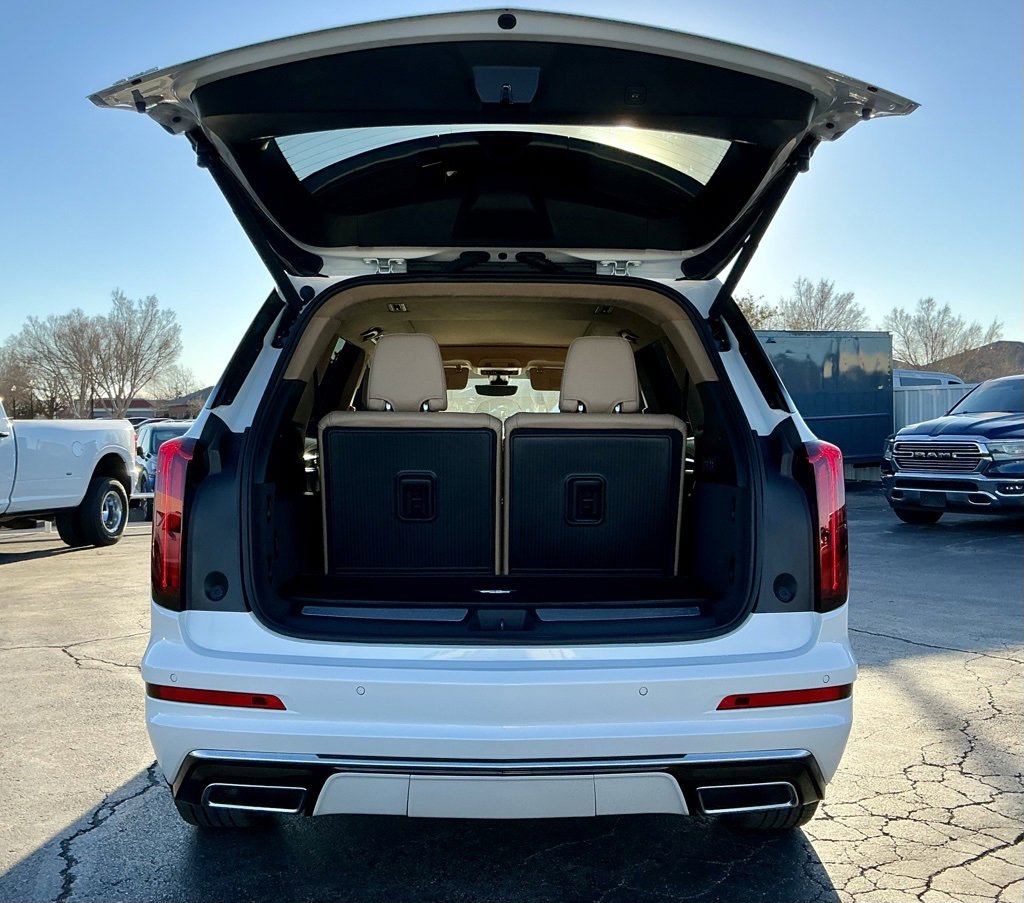 Used 2025 Cadillac XT6 Premium Luxury w/ Platinum Package image 17