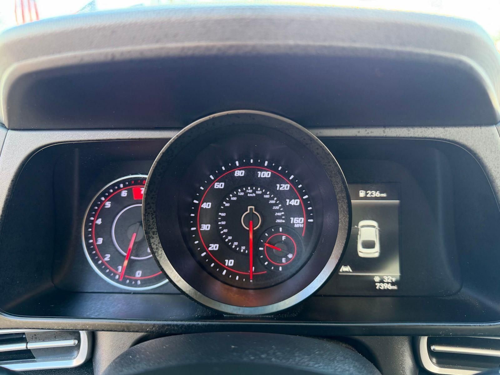 Used 2022 Hyundai Elantra SEL image 24