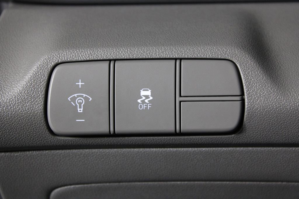 Certified 2026 Hyundai Elantra Sport image 24