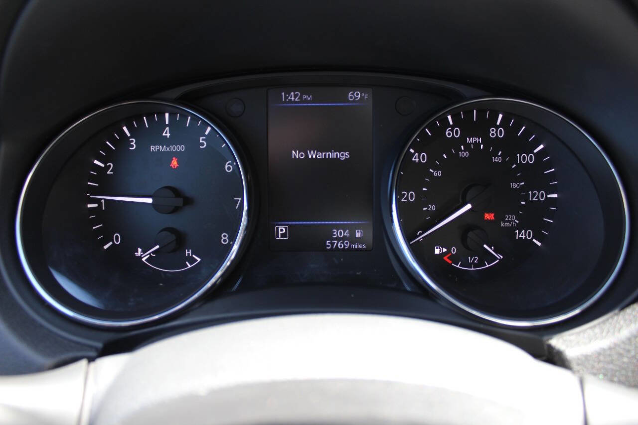 Used 2020 Nissan Rogue SV w/ Sun & Sound Touring Package AWD/4WD image 11
