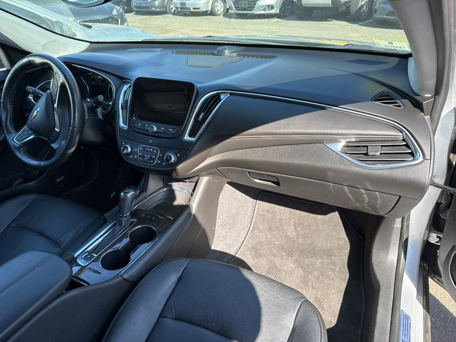 Used 2017 Chevrolet Malibu Premier w/ Premier Sun and Wheel Package FWD image 21