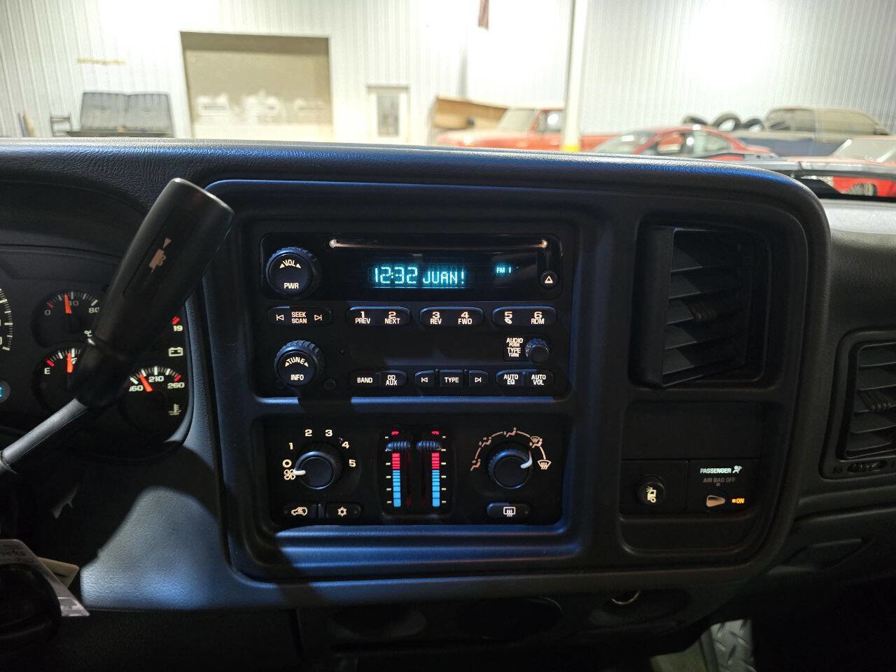 Used 2007 Chevrolet Silverado 2500 LT w/ Snow Plow Prep Package image 40