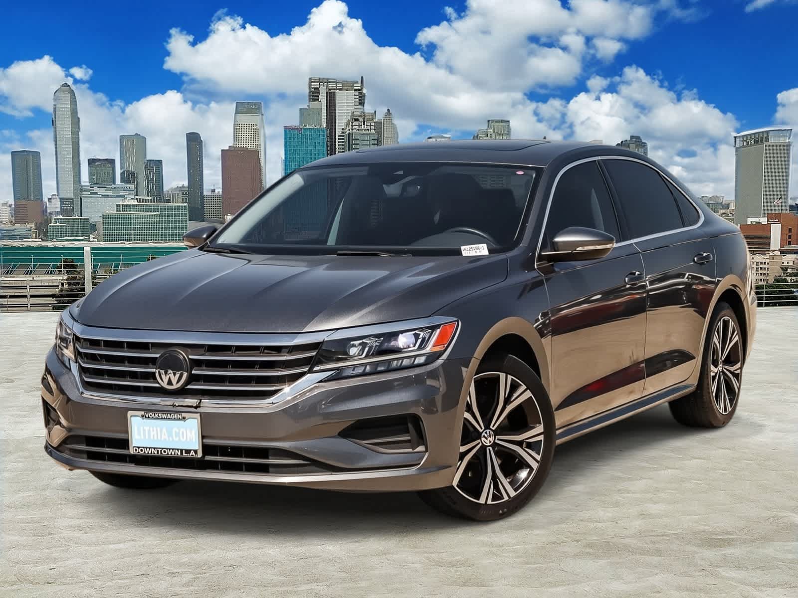 Certified 2022 Volkswagen Passat 2.0T SE FWD image 1