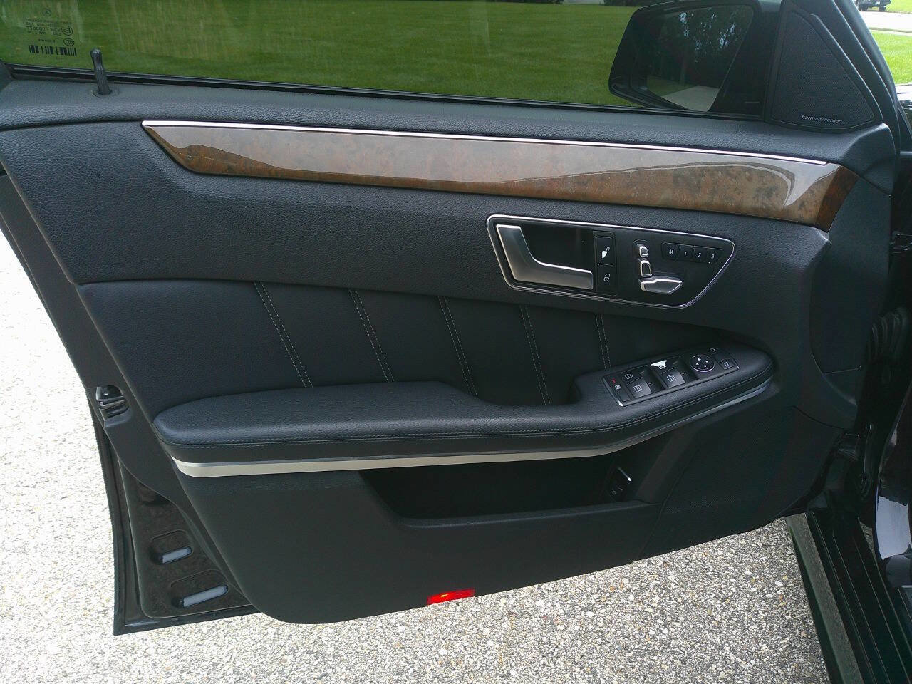 Used 2014 Mercedes-Benz E 550 4MATIC Sedan w/ Premium 1 Package image 9